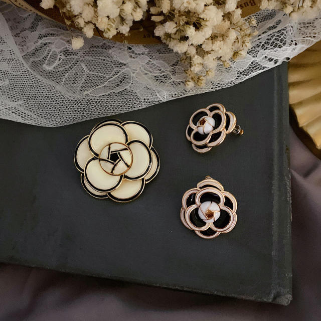 Classic enamel camellia women brooch