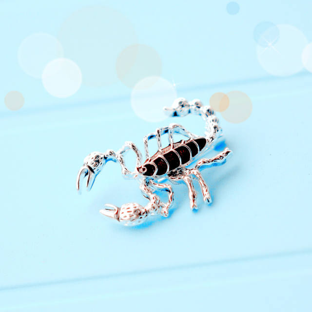 Fashion metal scorpion brooch