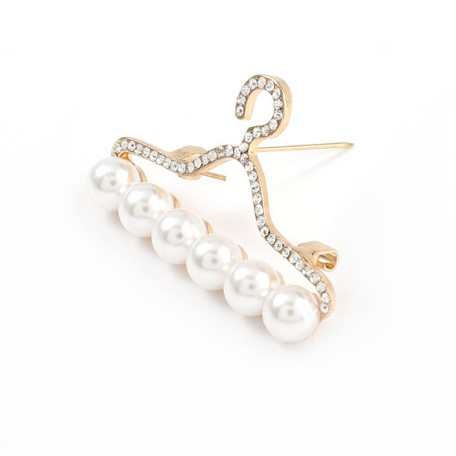 Pearl brooch