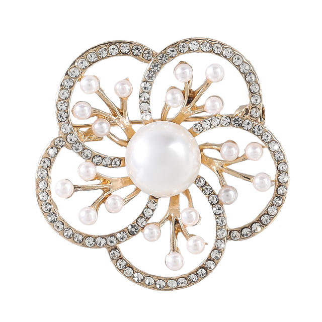 Diamond pearl flower brooch