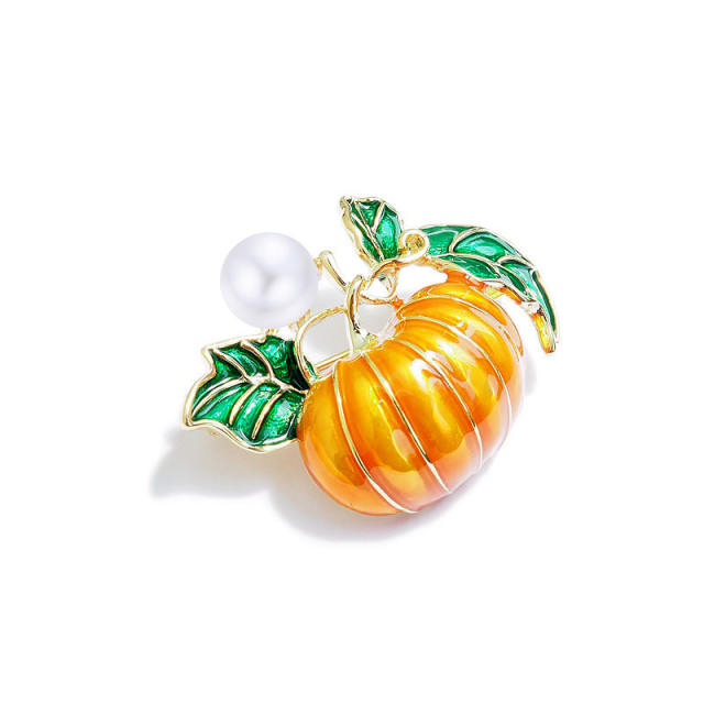 Fashion pearl pumpkin brooch