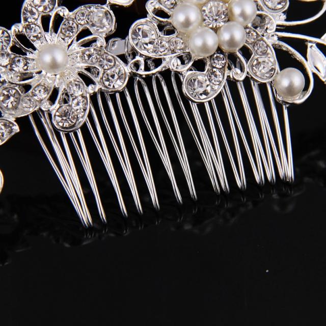 Pearl flower bridal hair combs