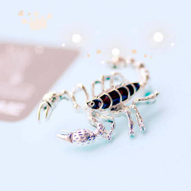 Fashion metal scorpion brooch