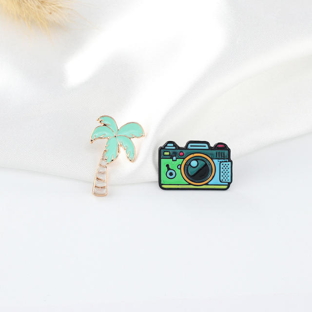 Cartoon camera coconut badge brooch pin