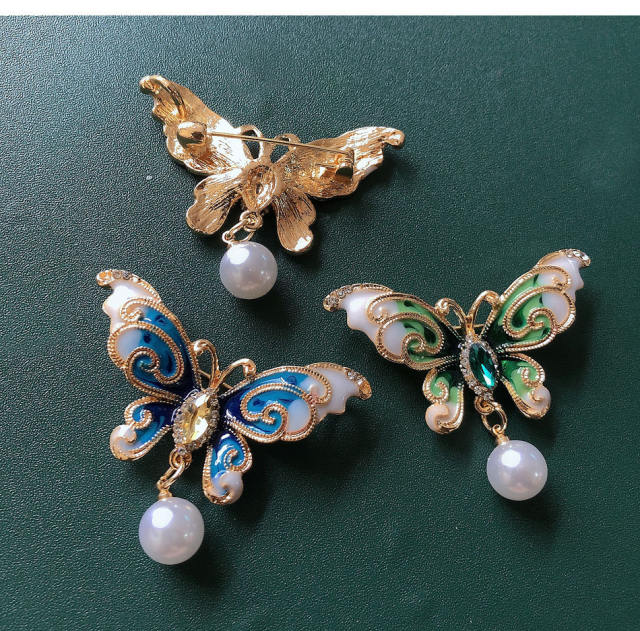 Vintage enamle butterfly brooch