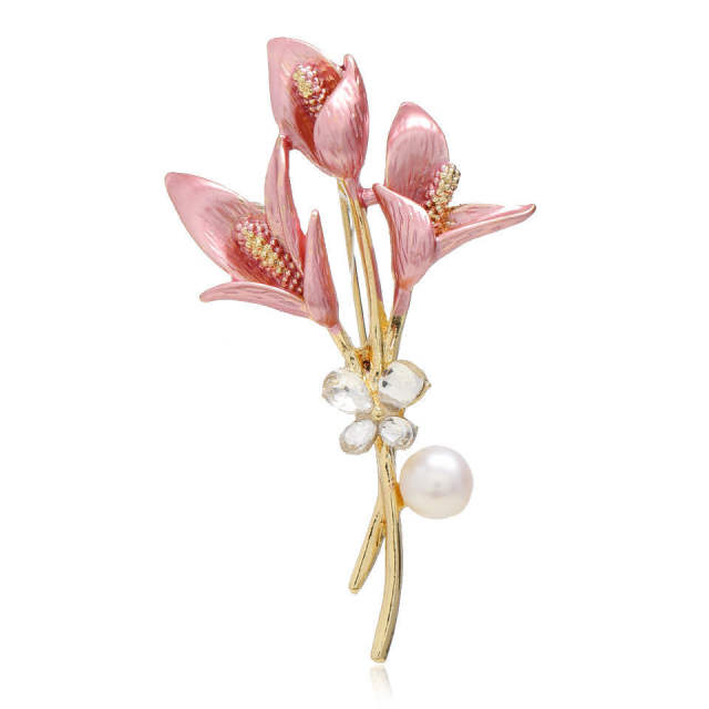 Pink pearl flower brooch