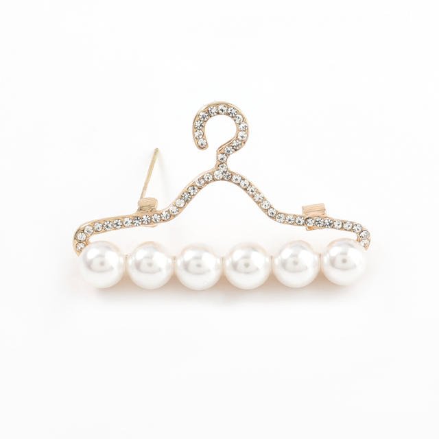 Pearl brooch