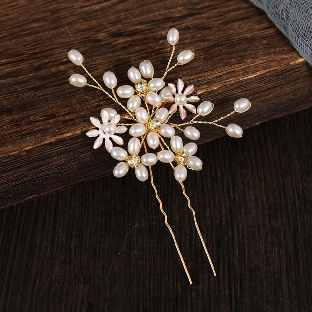 Pearl bridal hairpins