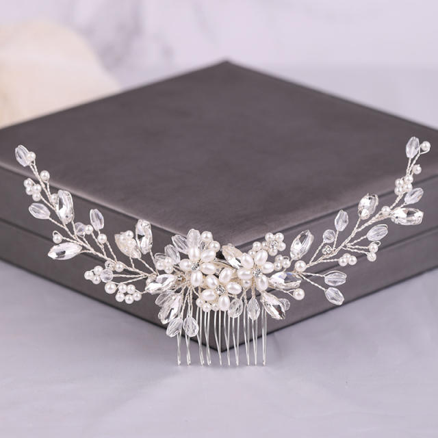 Handmade pearl crystal flower bridal hair comb