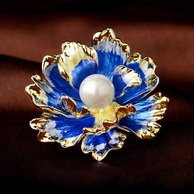 Pearl flower popular brooch