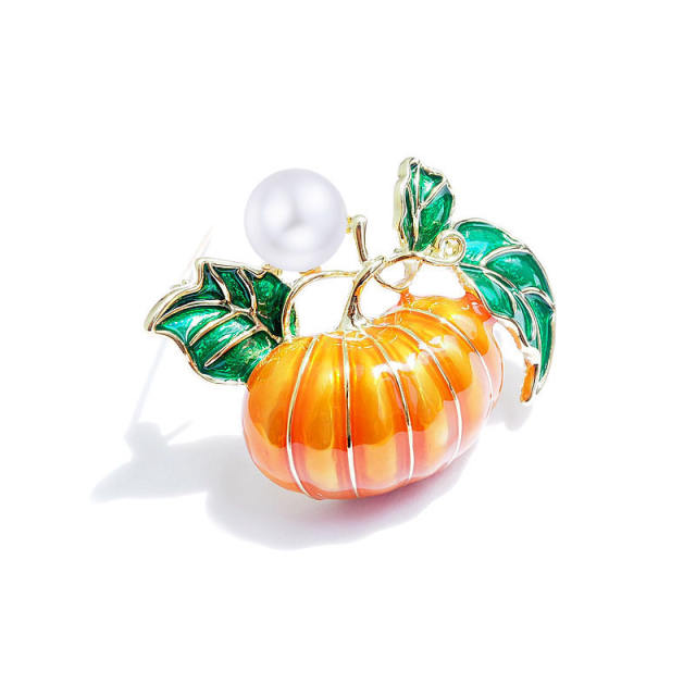 Fashion pearl pumpkin brooch