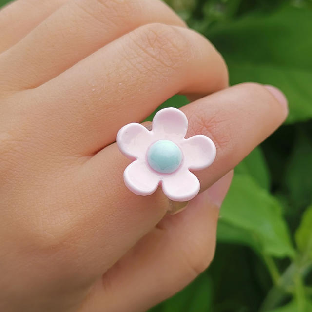 Bloom flower resin finger ring