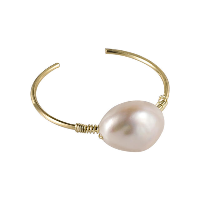 Baroque pearl open finger ring