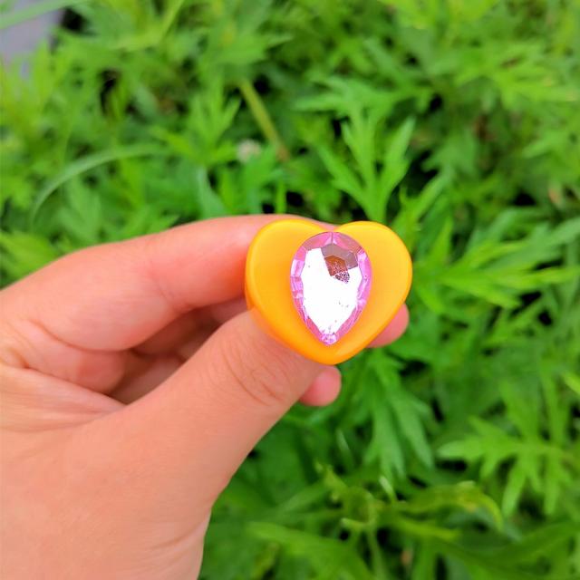 Resin heart color finger ring