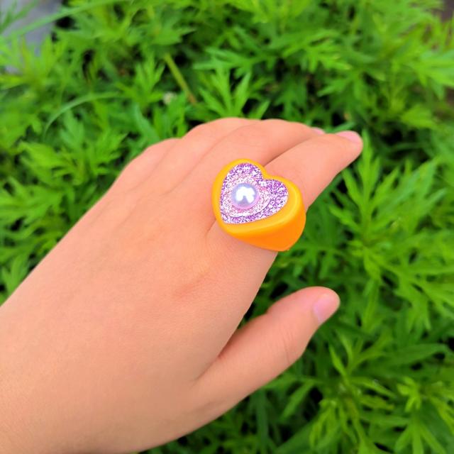 Glittery pearl heart resin finger ring