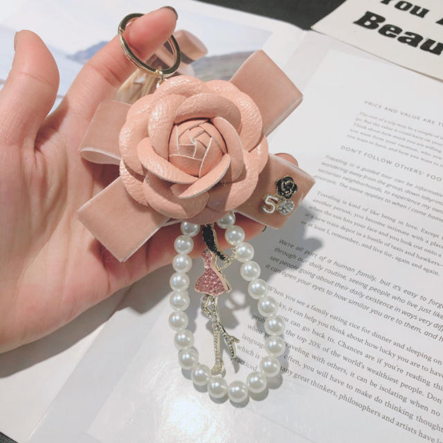 Camellia flower girl pearl keychain