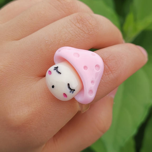 Color mushroom resin finger ring