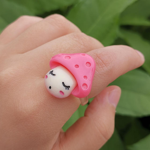 Color mushroom resin finger ring