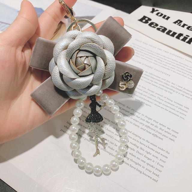 Camellia flower girl pearl keychain