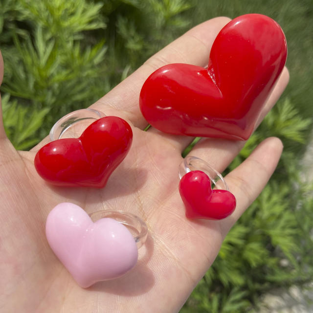 Resin heart finger ring