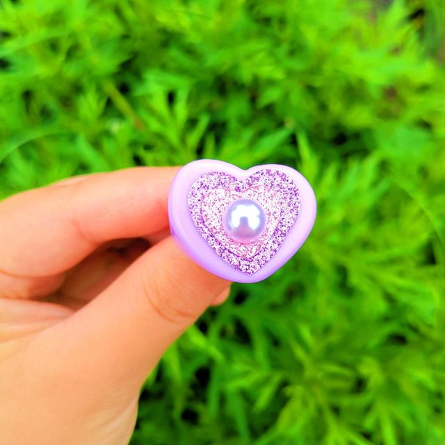 Glittery pearl heart resin finger ring