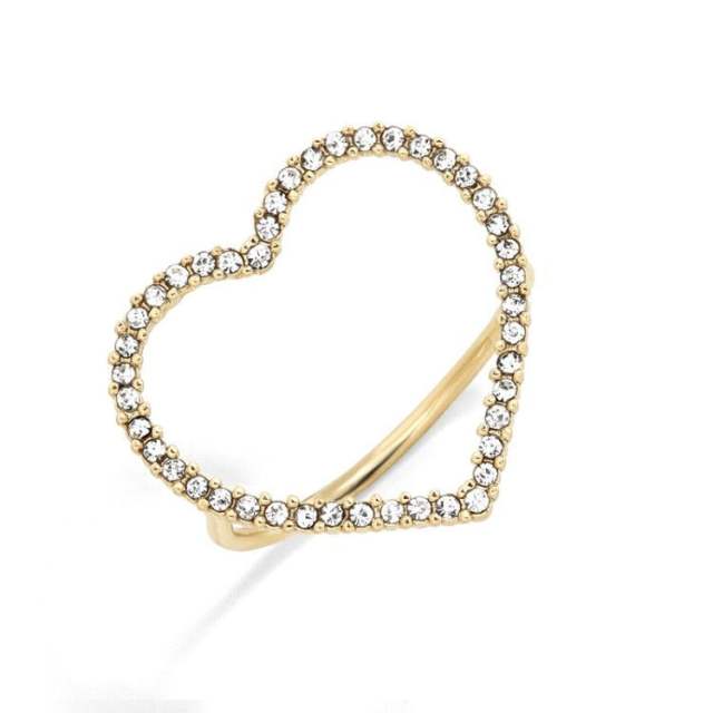 Diamond heart finger ring