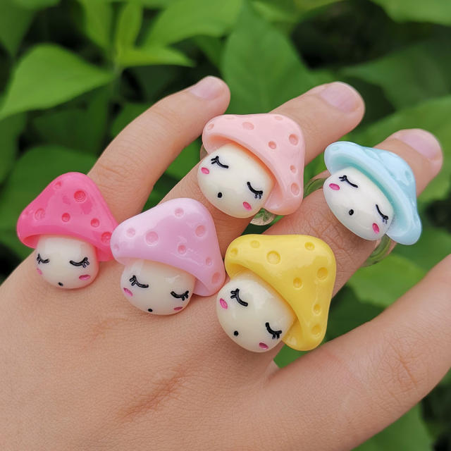 Color mushroom resin finger ring