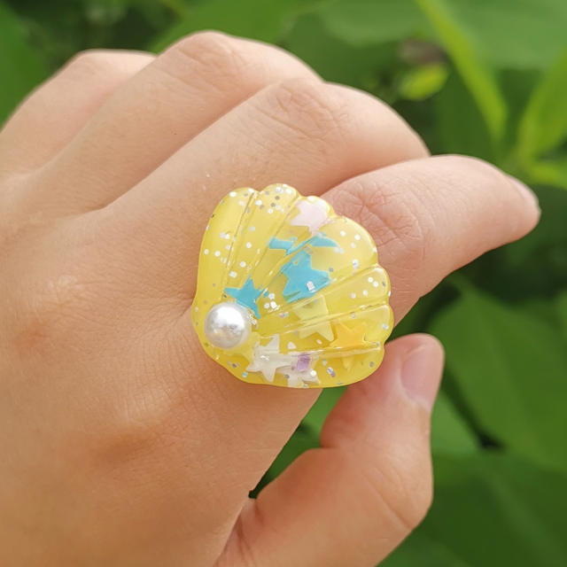Color resin shell finger ring