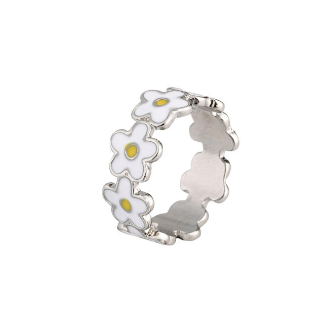 Daisy finger ring