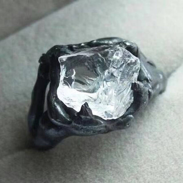 Exaggerated irregular crystal ring