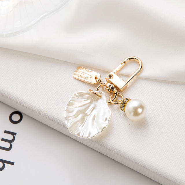 INS cute shell heart charm keychain