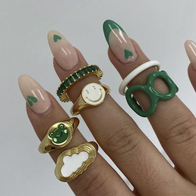 Cartoon frog finger ring