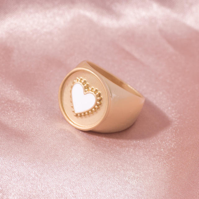 Heart enamel finger ring
