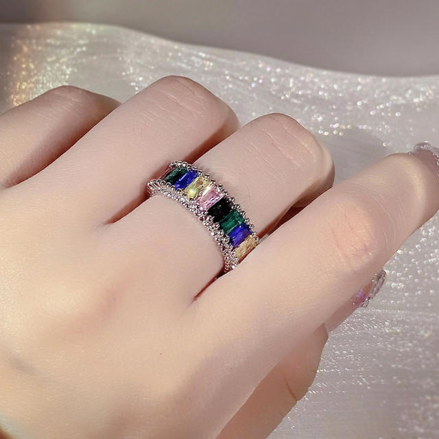 Fashion inlaid color zircon ring