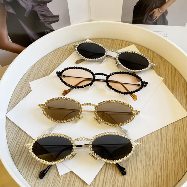 Unique rhinestone rim sunglasses