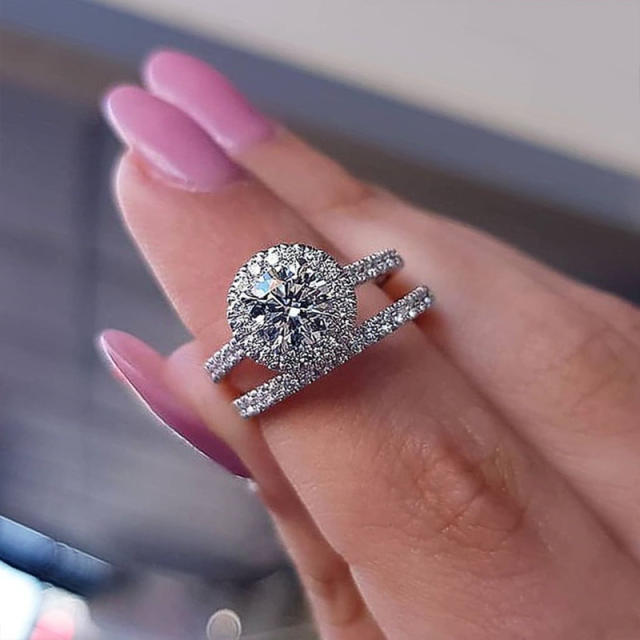 Full of rhinestone round cut cz 2pcs wedding ring set