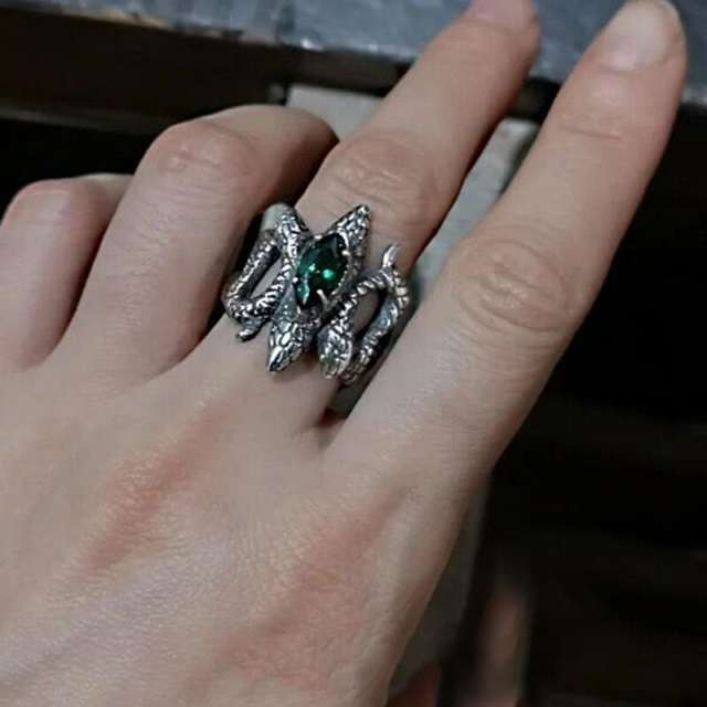 Vintage Snake inlaid emerald ring