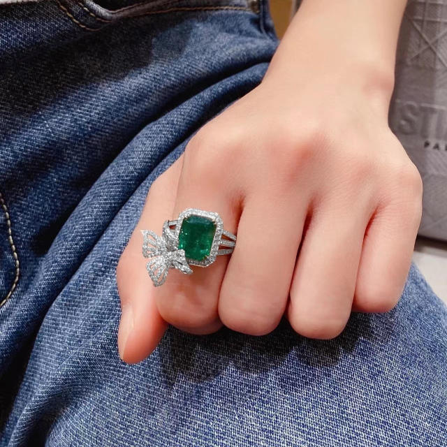 Luxury emerald hollow butterfly rings