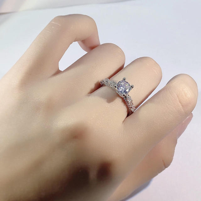 Fashion single gem diamond ring