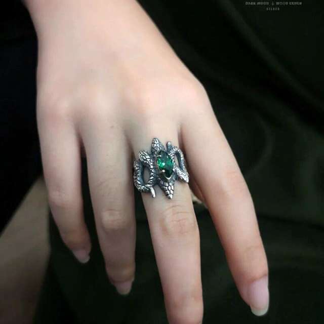 Vintage Snake inlaid emerald ring