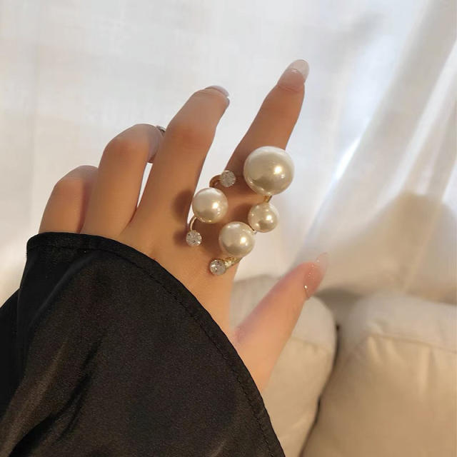 Exaggerated big pearl ring for women