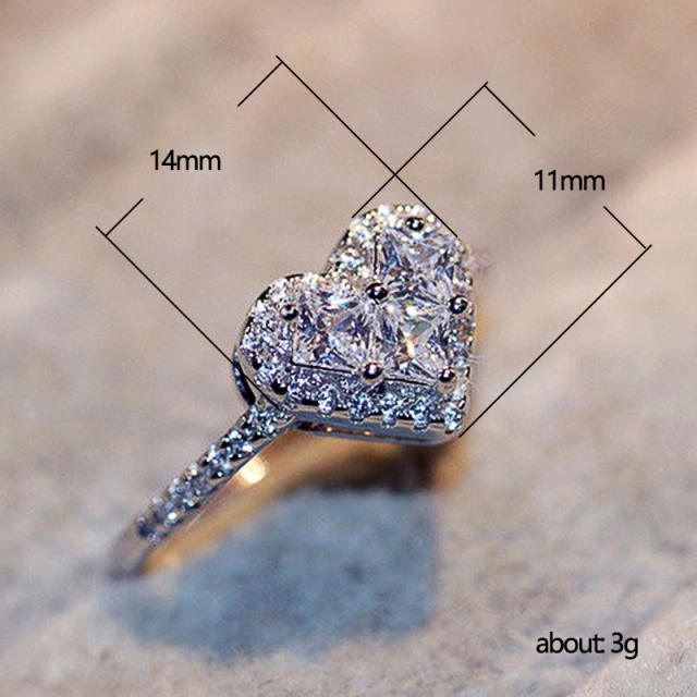 Heart shaped cubiz zircon wedding rings