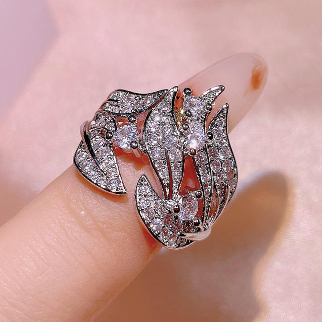 New leaf shape diamond ring