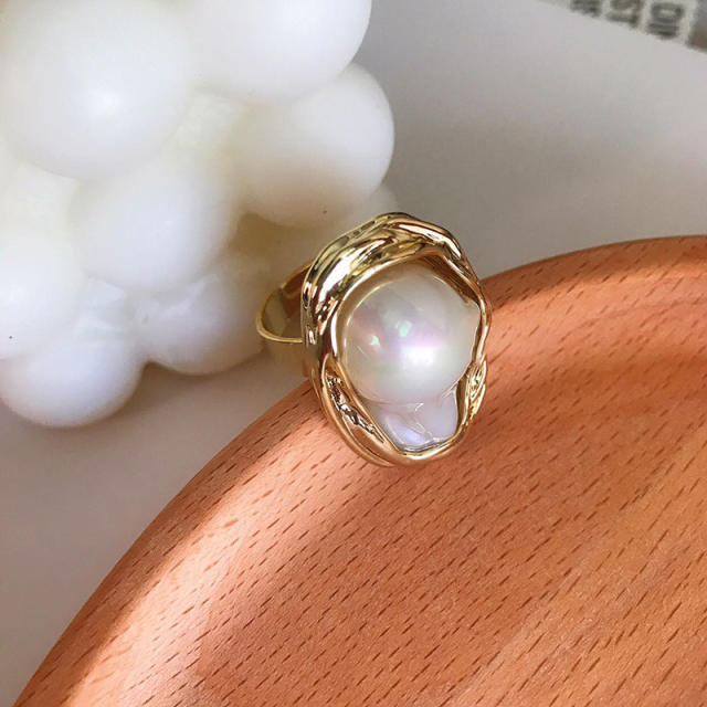 Elegant irregular shape pearl popular finger ring