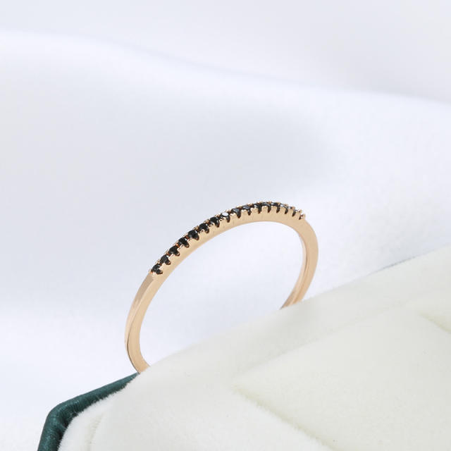 Fashion inlaid black zircon rose gold ring