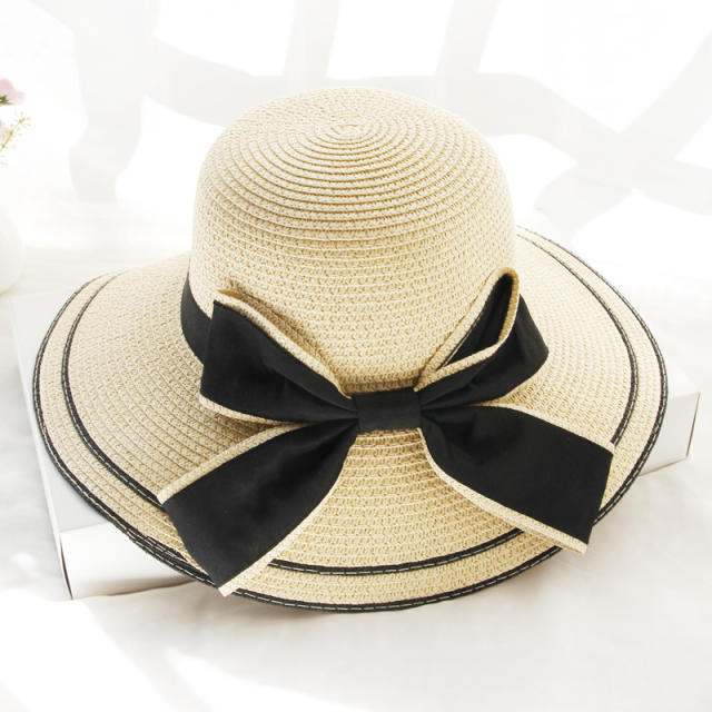 Elegant bow straw beach hat