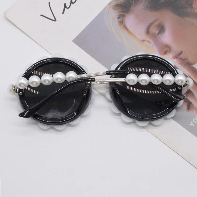 Fashion pearl sunglasses