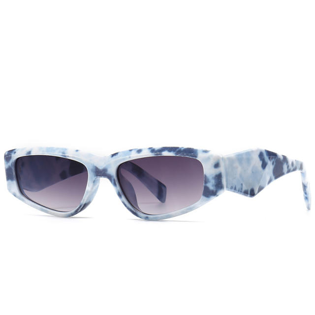 Elegant irregular shaped rim vintage sunglasses