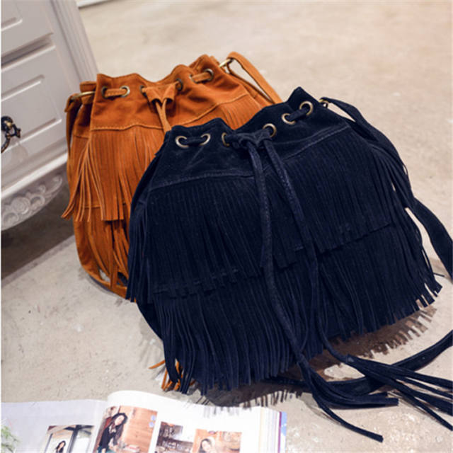 Chic tassel bucket bag