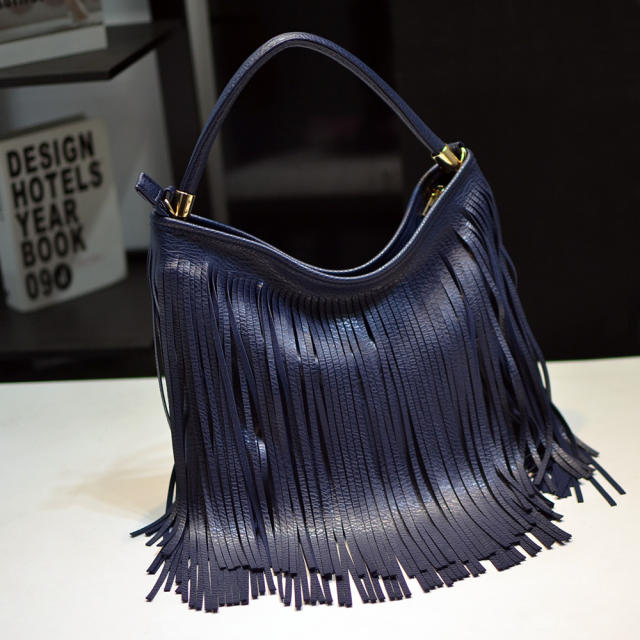 Large capacity tassel handbag